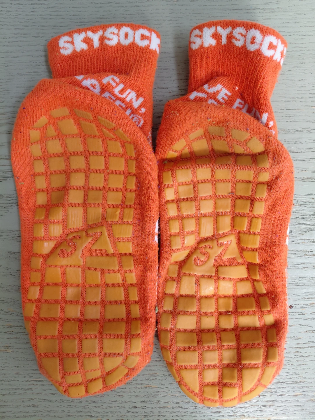 Two pairs of grip socks - photo 4