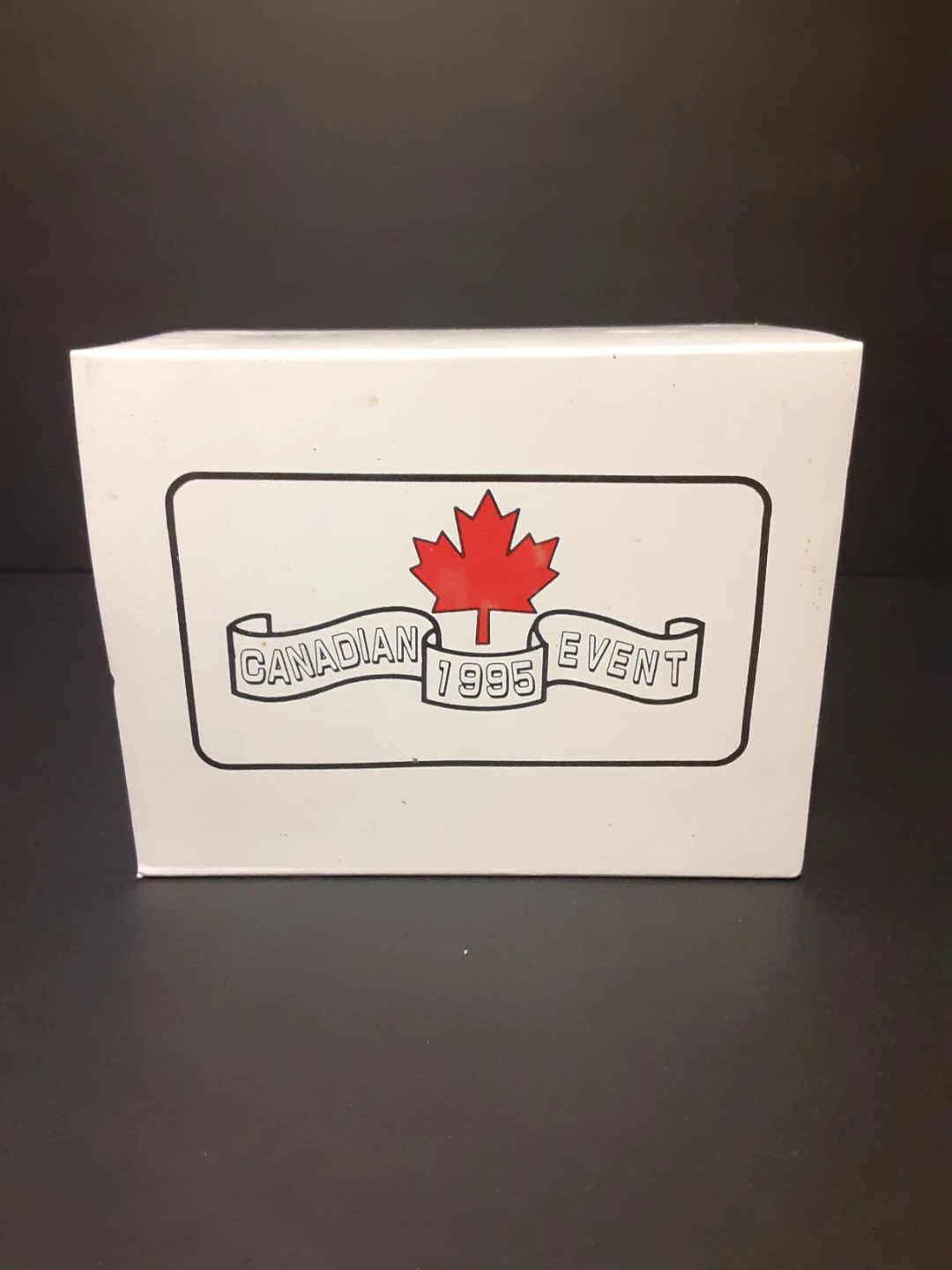 Dept 56 Village Express Van Canadian Event Edition Christmas - photo 3