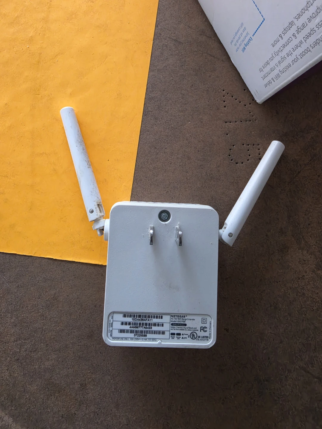 Netgear AC750 WiFi Range Extender EX3700 (Item #007) - photo 2