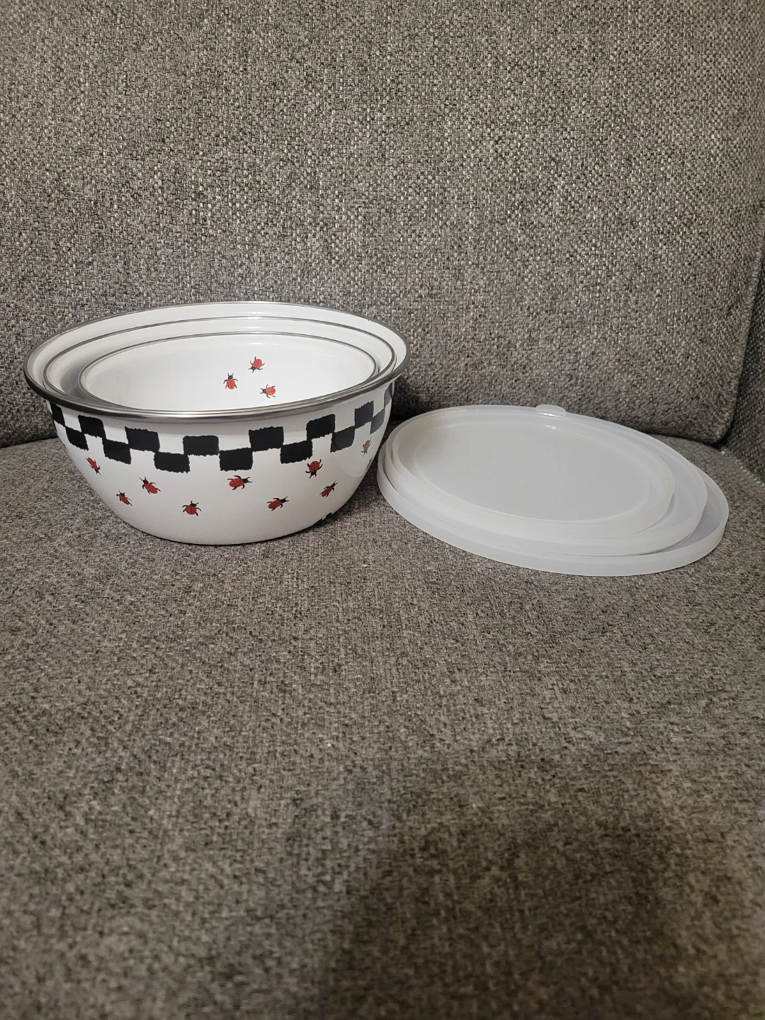 Set of 3 Lady Bug Bowls with Lids (Food Safe) - photo 4