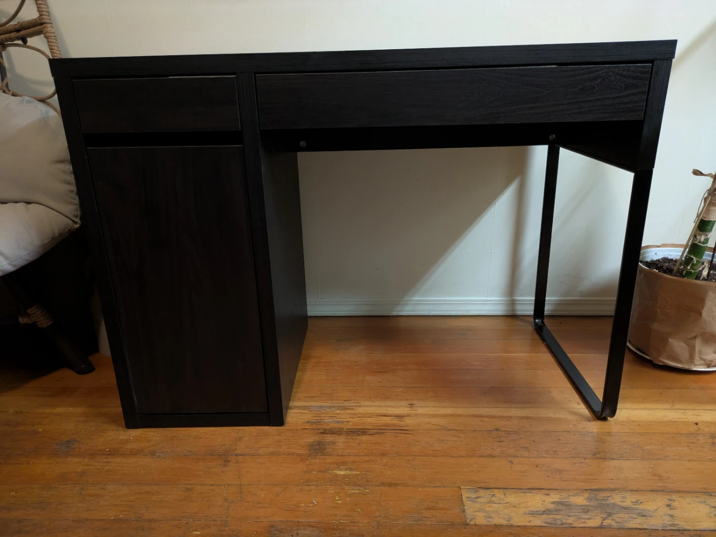 IKEA MICKE Desk in Black-Brown - photo 2