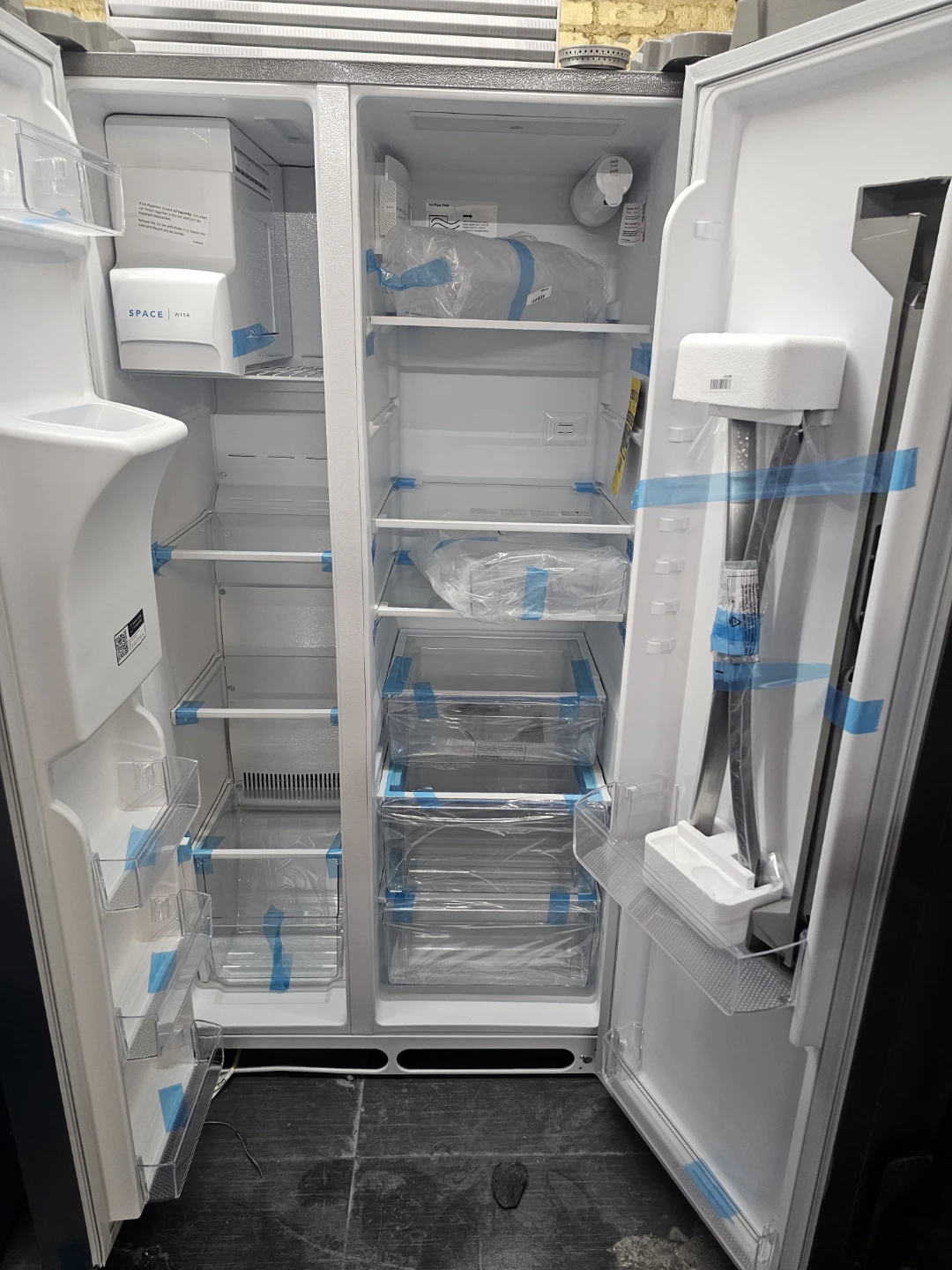 New GE 36in Side-by-Side Refrigerator - photo 2