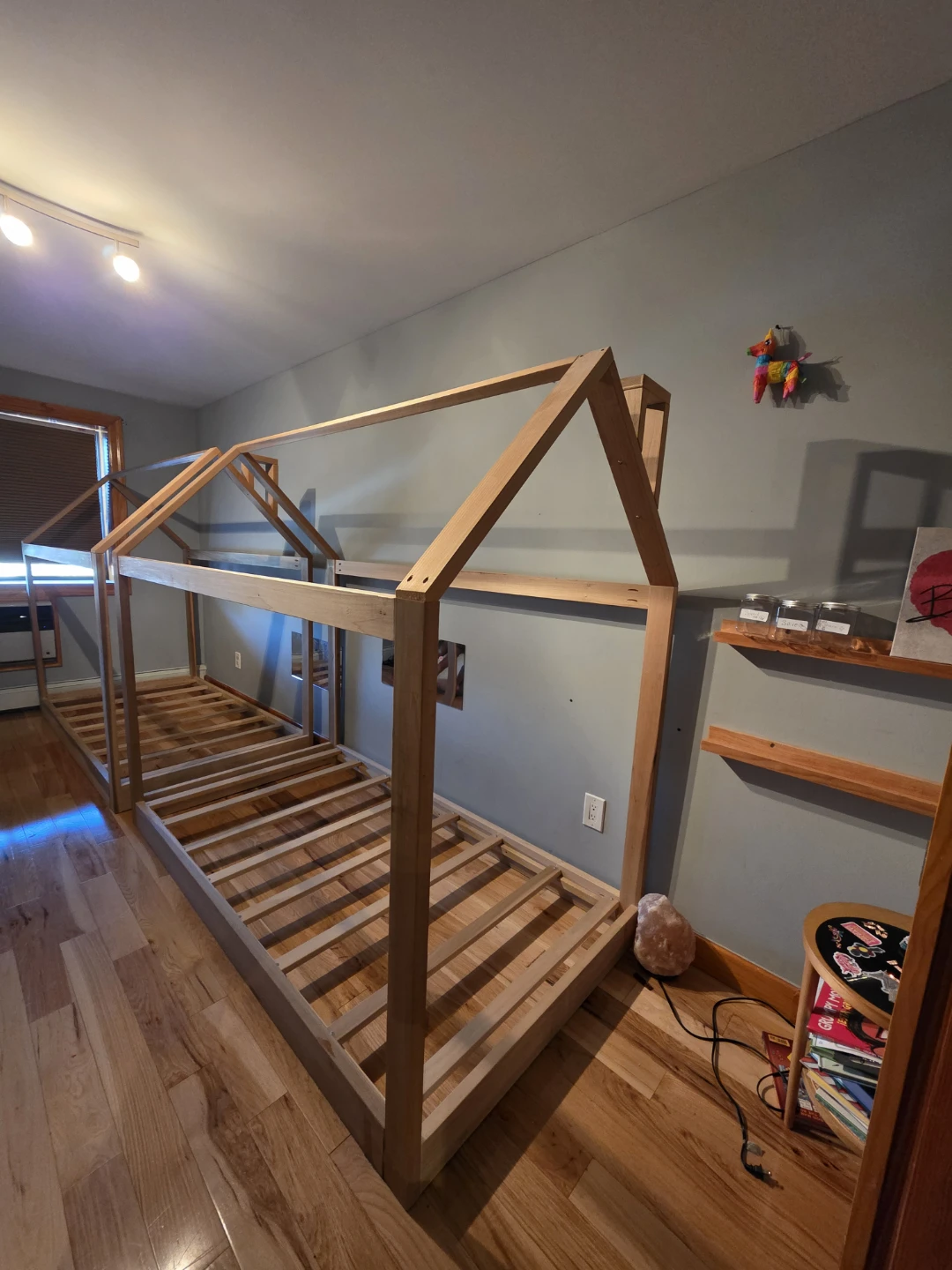 Montessori twin bed frame - photo 3