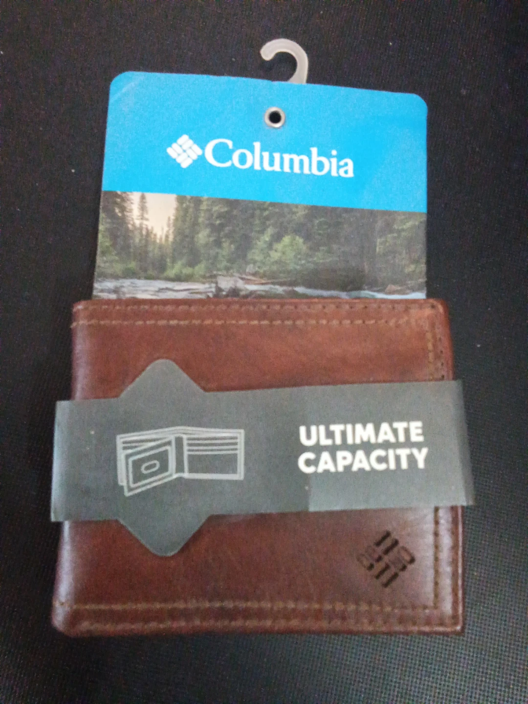 Columbia Extra Capacity Bifold Wallet - Brown. Brand new