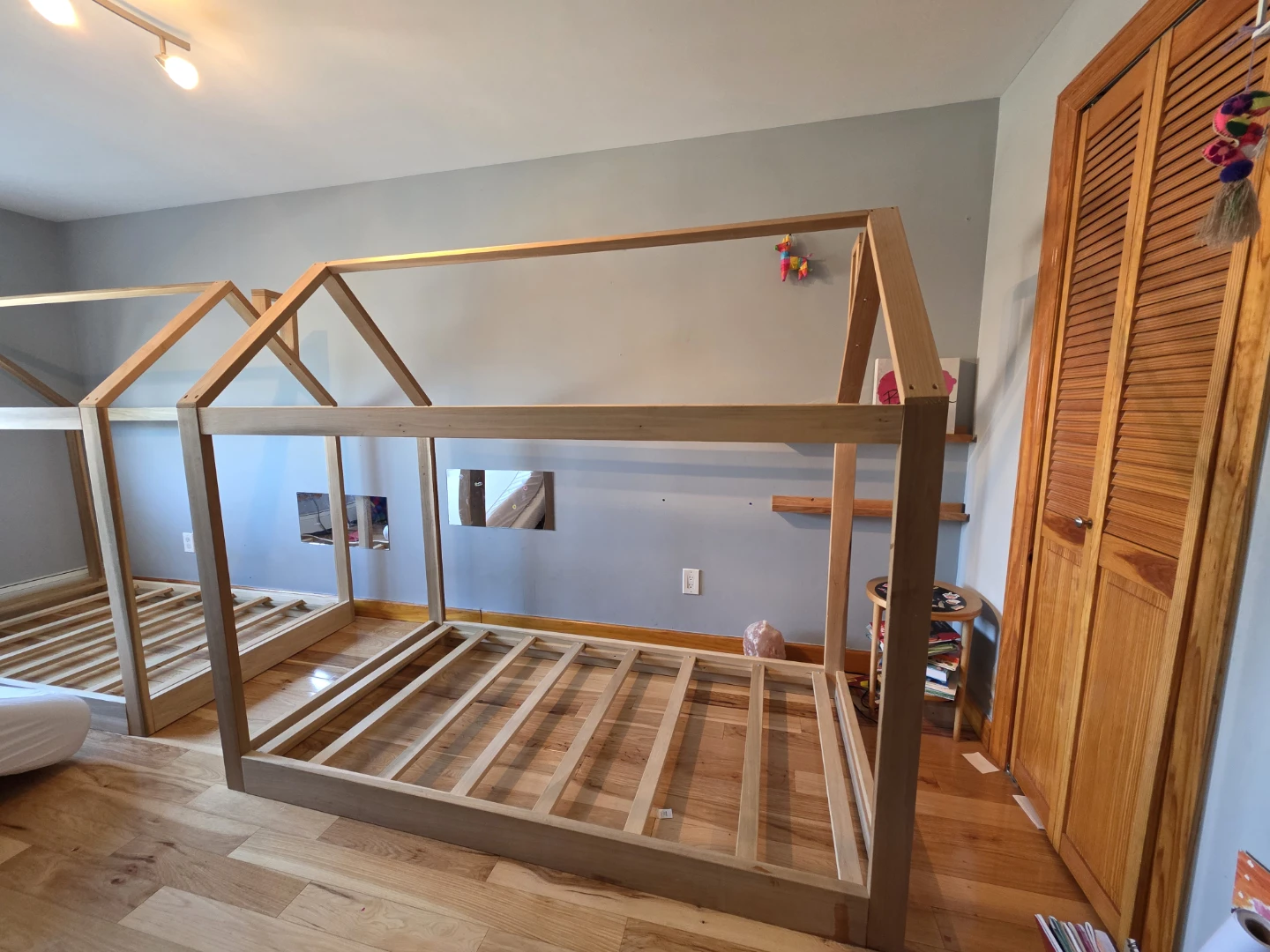 Montessori twin bed frame - photo 2