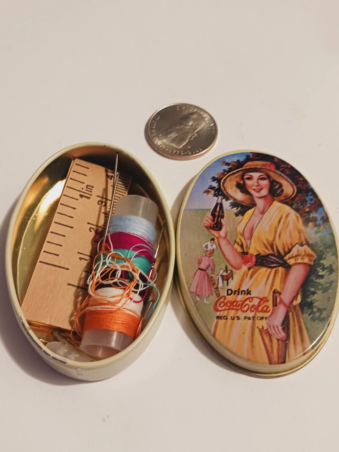 Collectible Coca-Cola  Vintage Sewing Kit Tin - photo 3