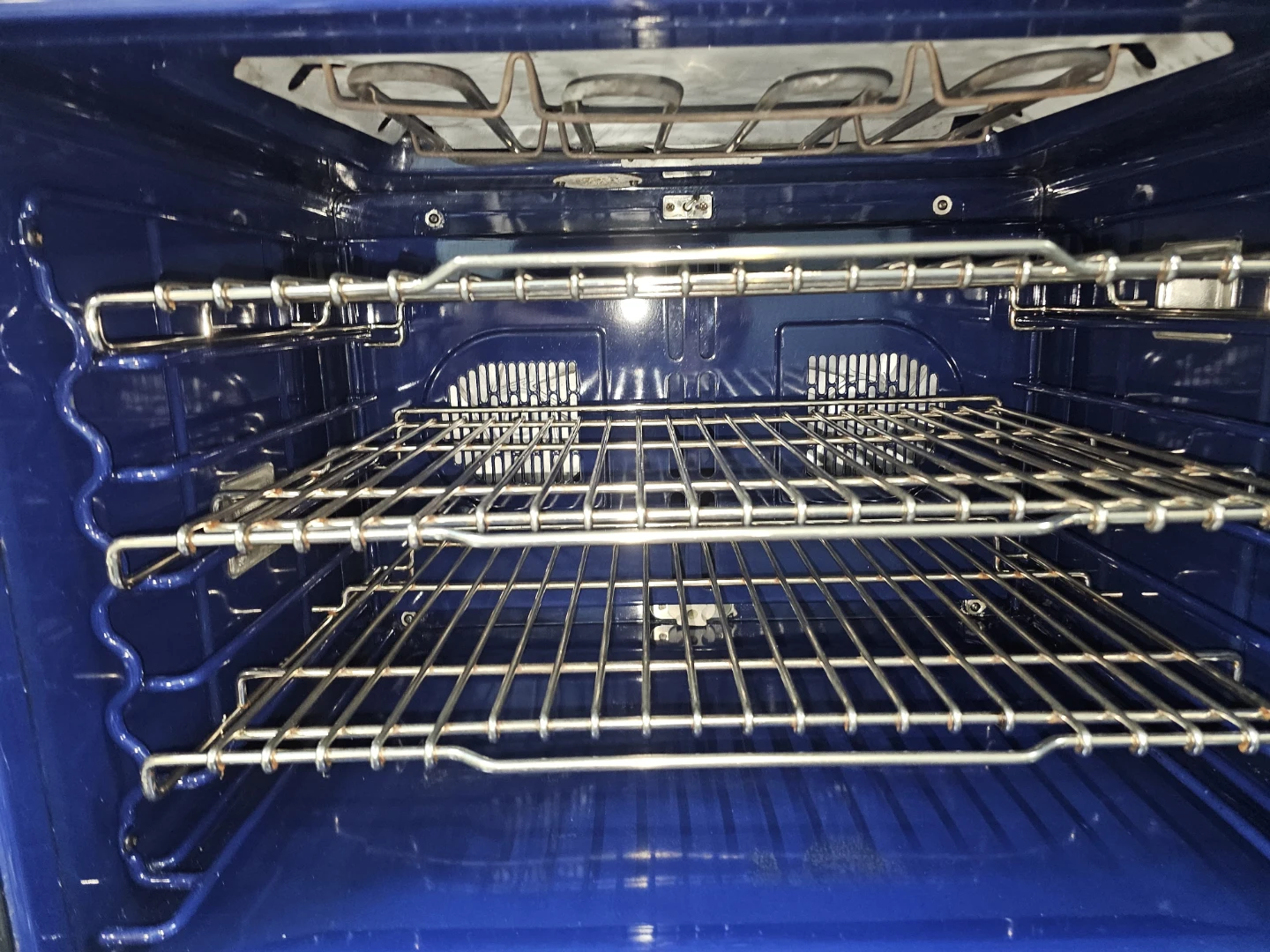 Wolf DF304 30in wide Dual Fuel Range - photo 2