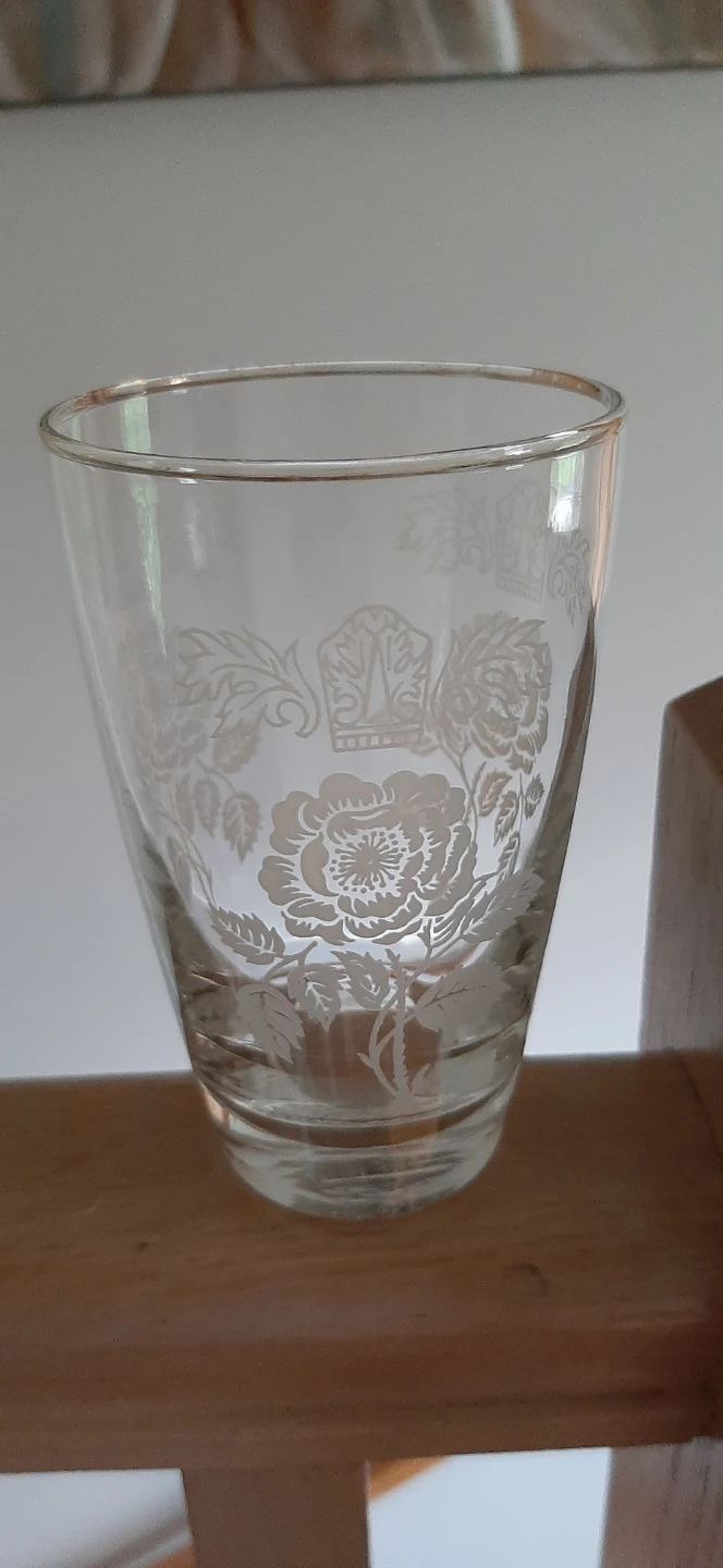 Vintage Queen Ester- Homer Laughlin 10 oz Tumblers - photo 3