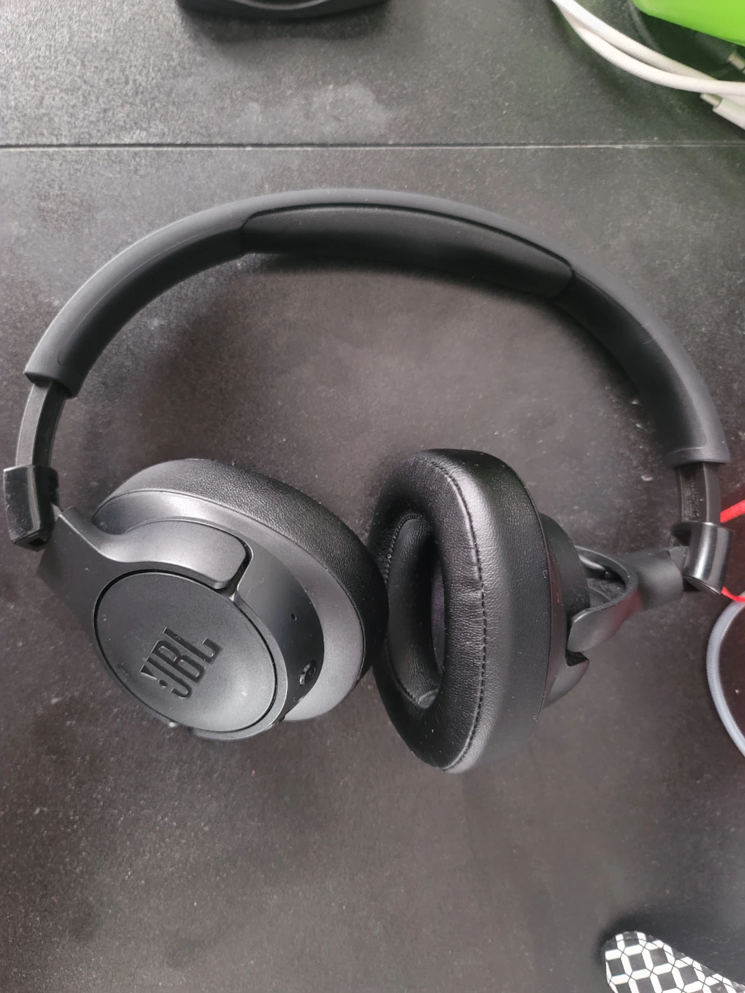 JBL Tune 720BT Wireless On-Ear Headphones - photo 2
