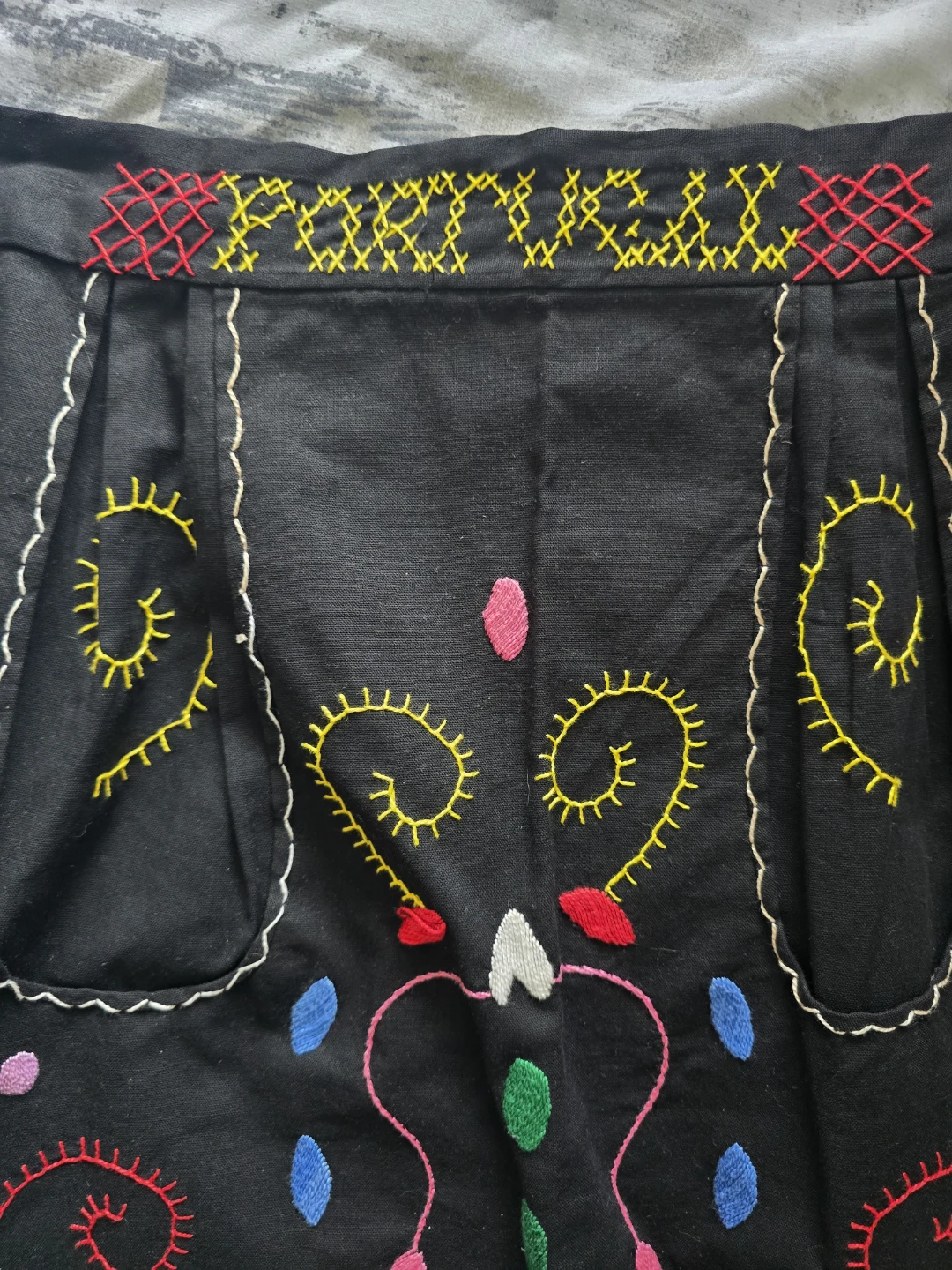 Vintage Folk Art Hand Embroidery Portugal Apron - photo 5