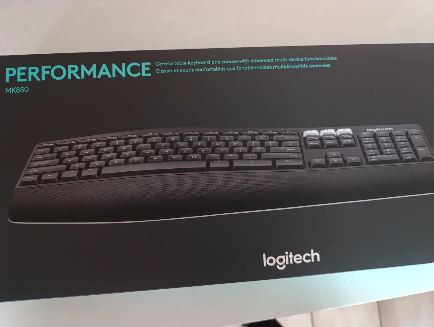 New Logitech MK850 Wireless Keyboard and Mouse Combo