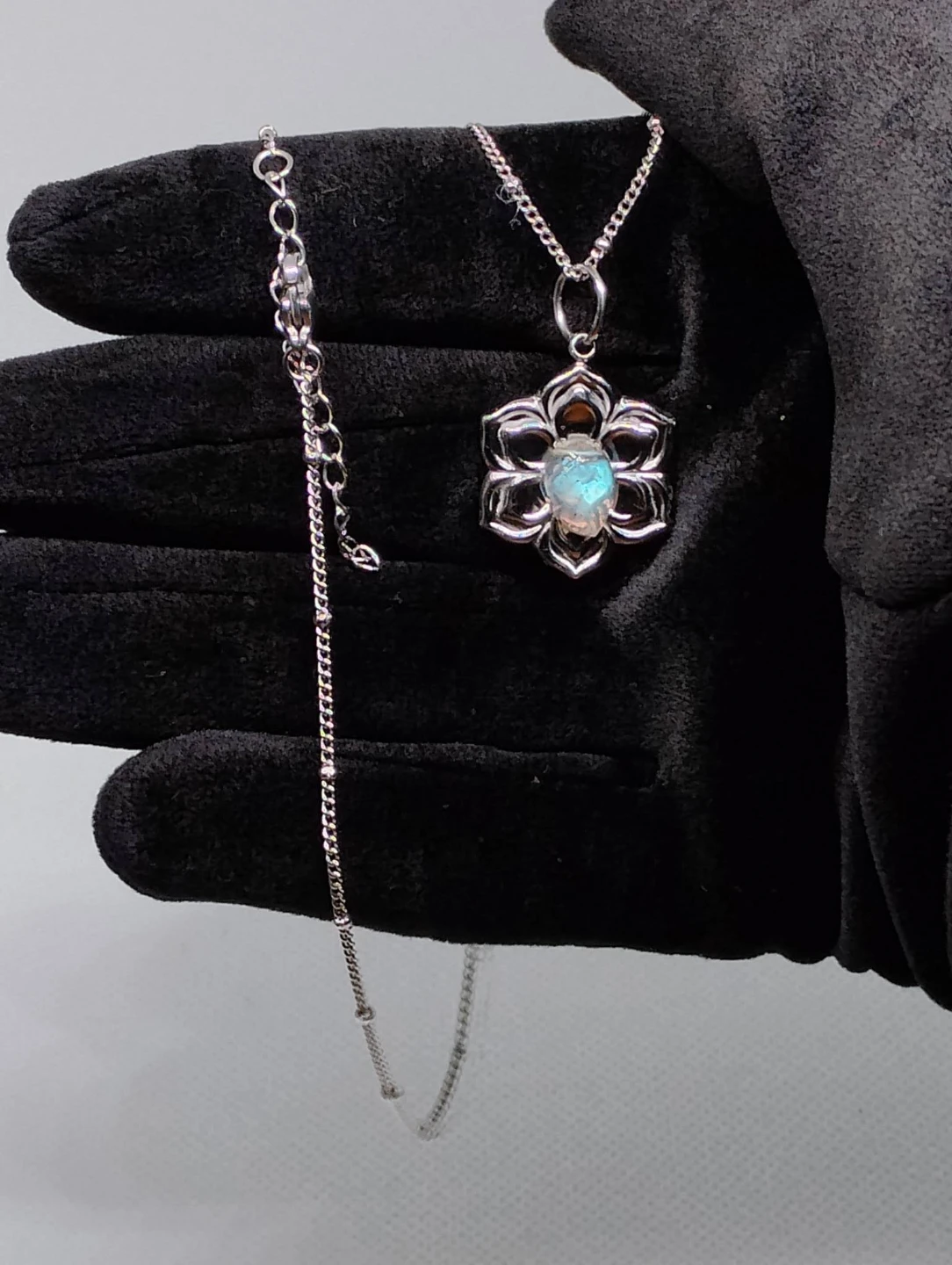 Labradorite Flower Pendant Necklace - photo 3