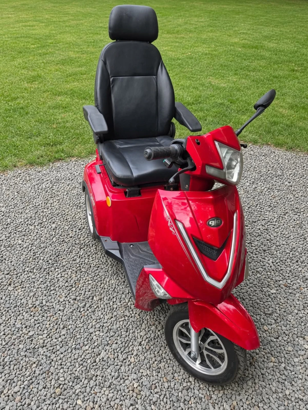 Very fast  Gio Scooter