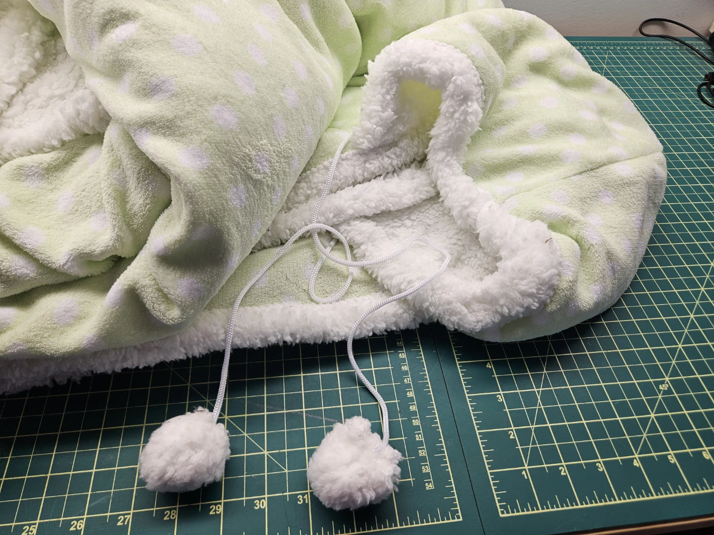 Light Green Polka Dot Sherpa Hooded Throw Blanket - photo 2