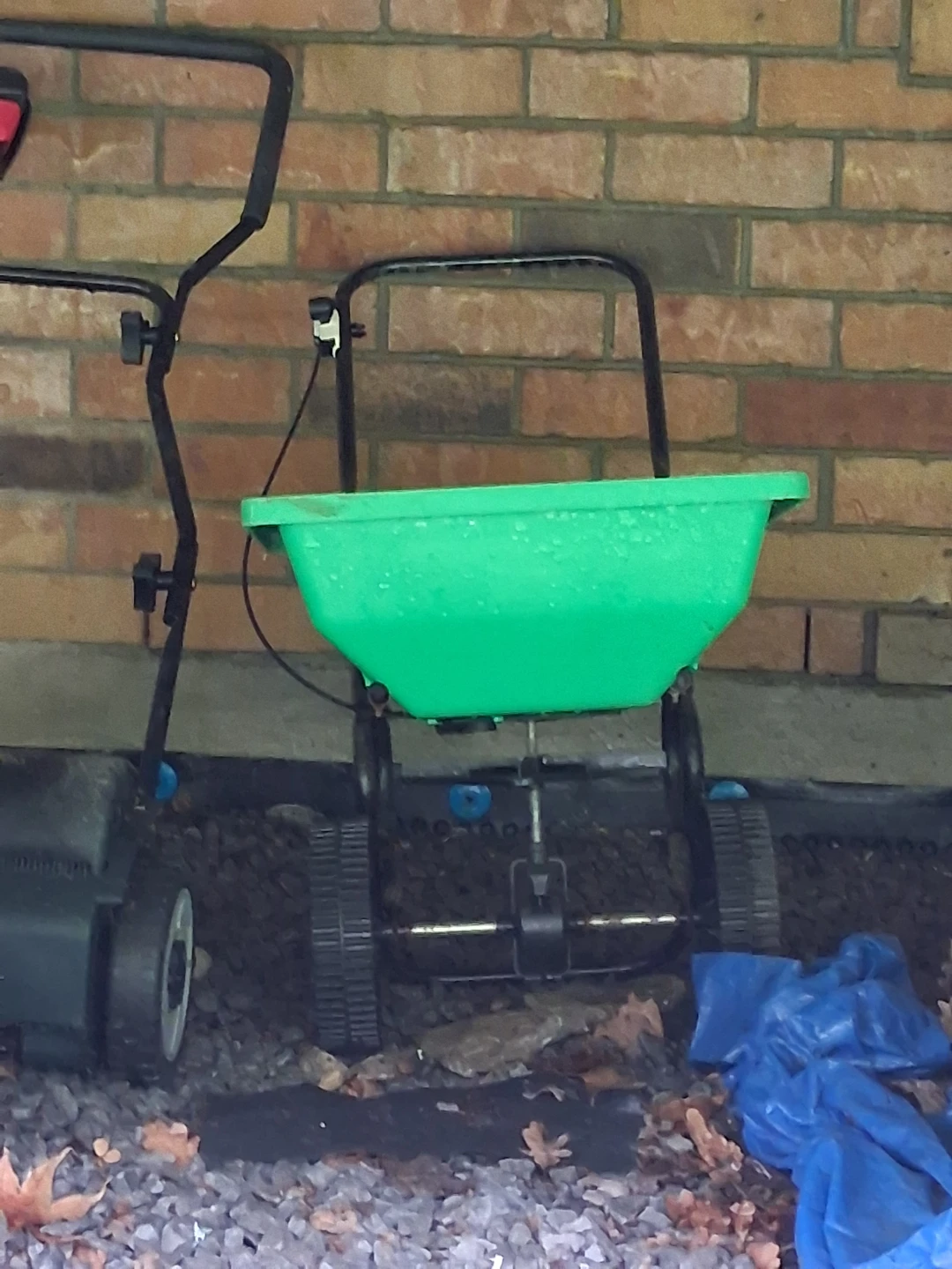 Green Lawn Broadcast Spreader