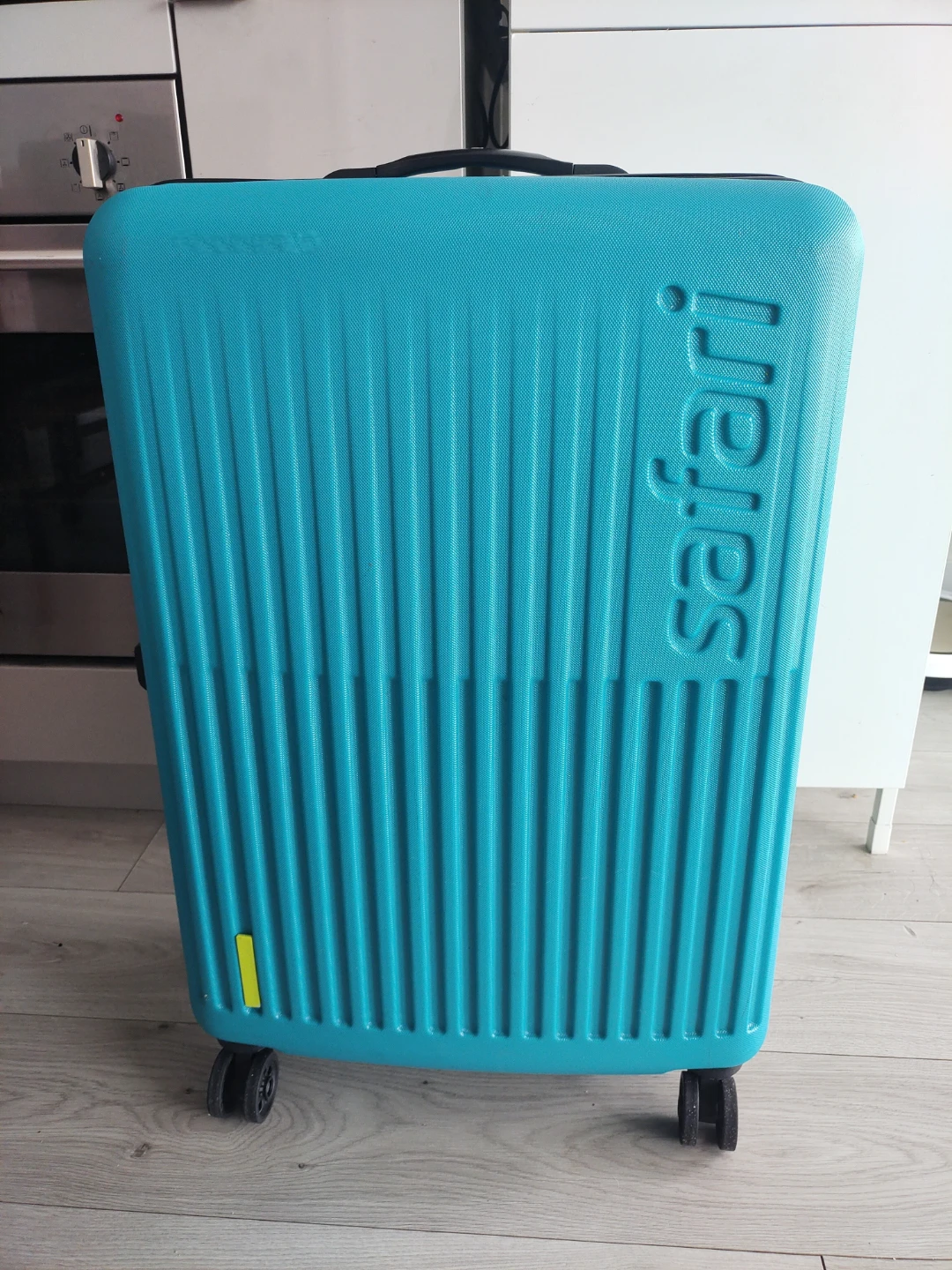 Vibrant Teal Safari Hardshell Spinner suitcase