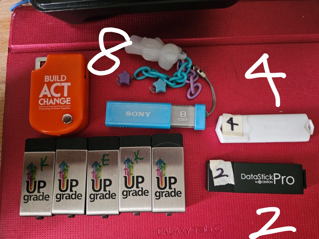 8GB USB flash drives