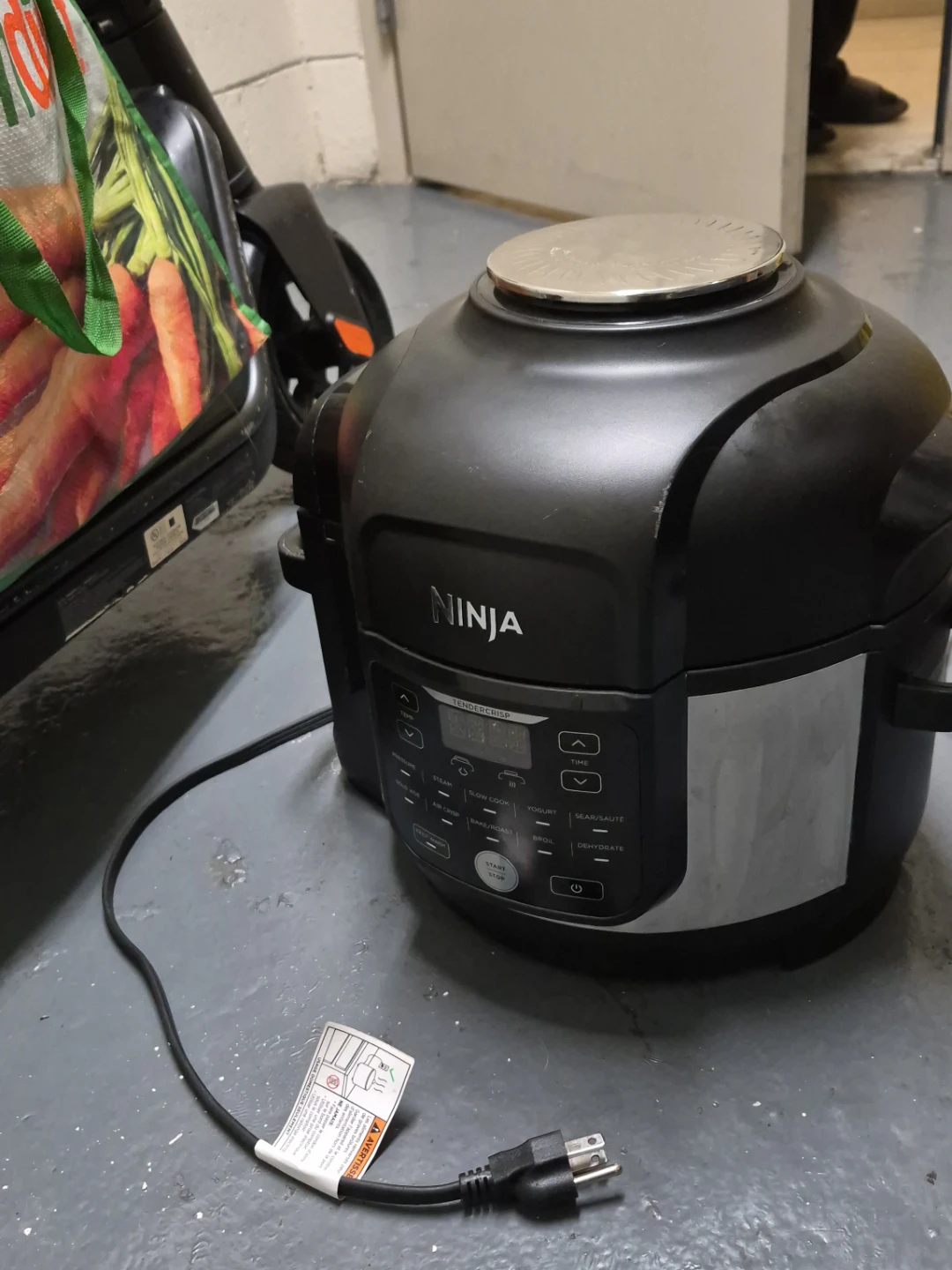 Ninja Foodi Pressure Cooker Air Fryer - photo 2