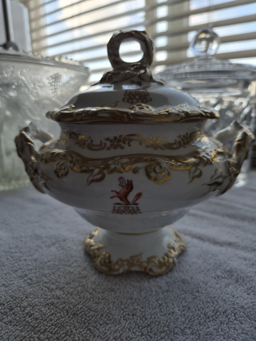 Vintage Porcelain Lidded Sugar Bowl - photo 2