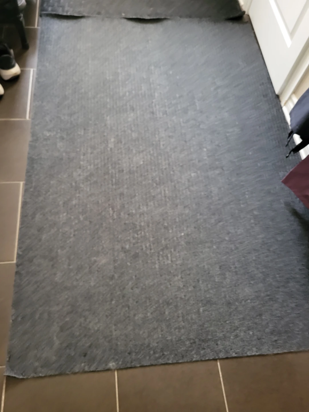 Grey rectangular area rug 6 by 4