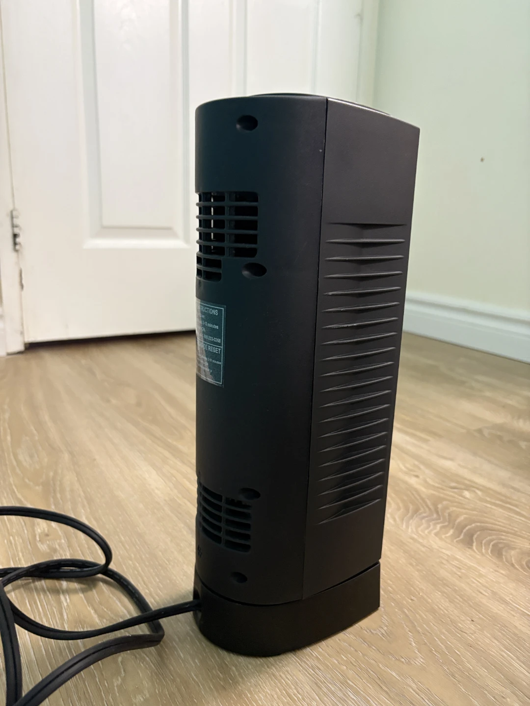 Moving out sale -Lasko Ultra Slim Ceramic Tower Heater - photo 5