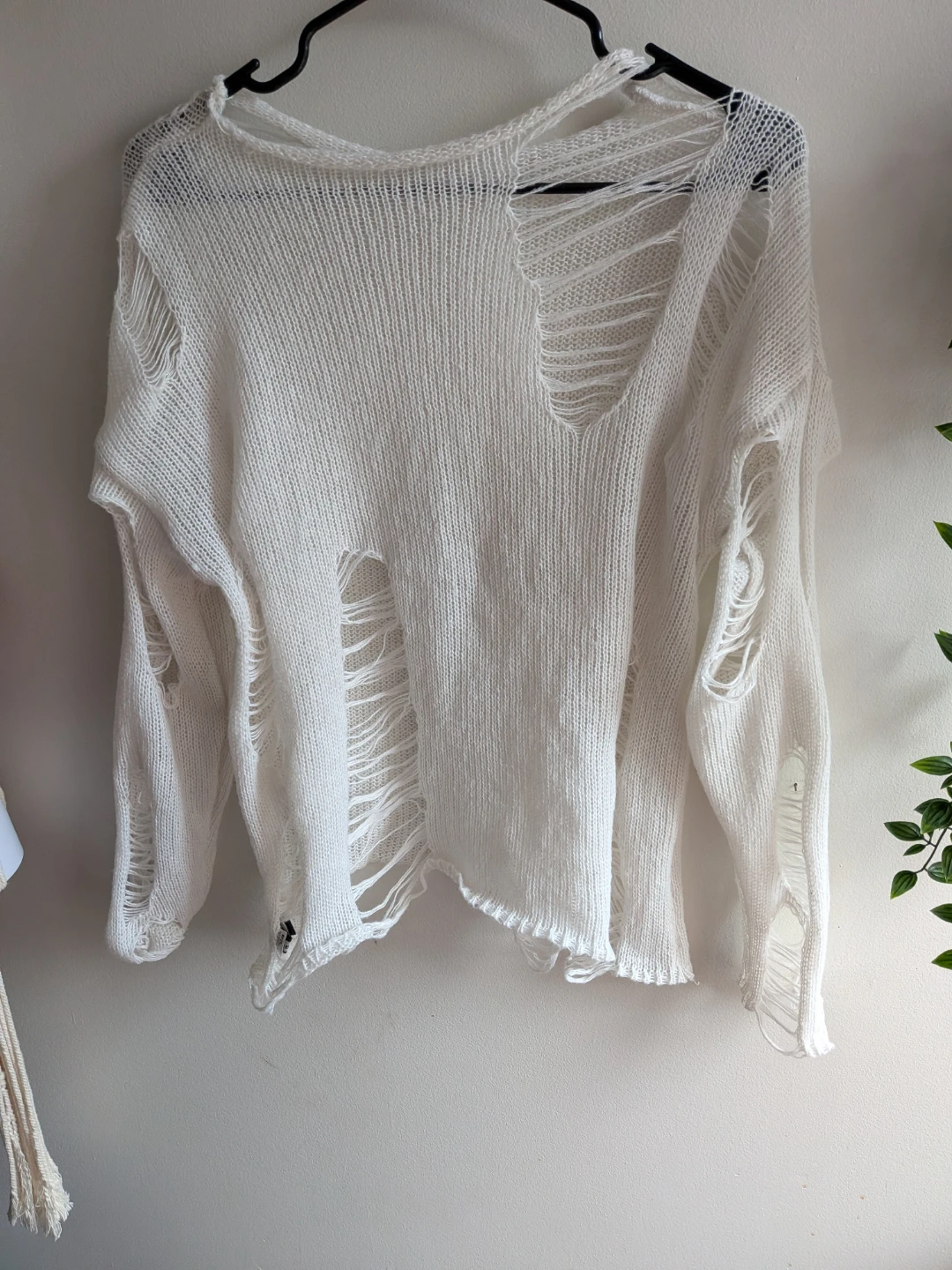 🏈Women's White Distressed Knit Sweater - photo 4