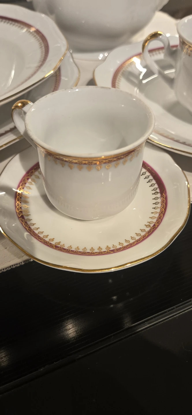 Vintage Porcelain Set with Gold Trim - photo 5