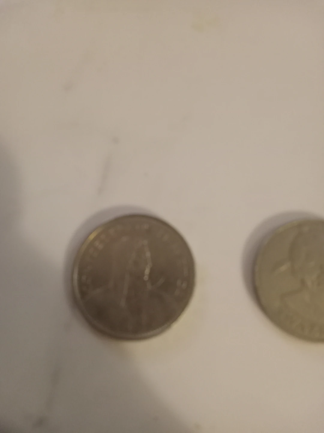 Two collectible world coins - photo 5