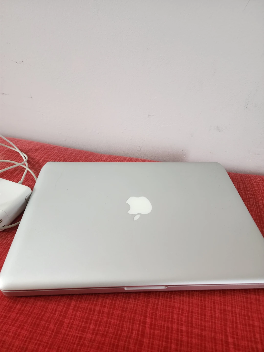 Apple MacBook Pro Laptop - photo 3
