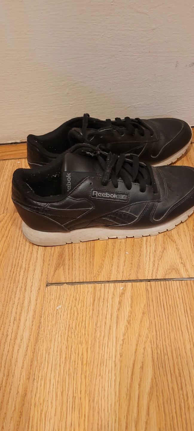 Reebok Black Sneakers Size 8.5 US