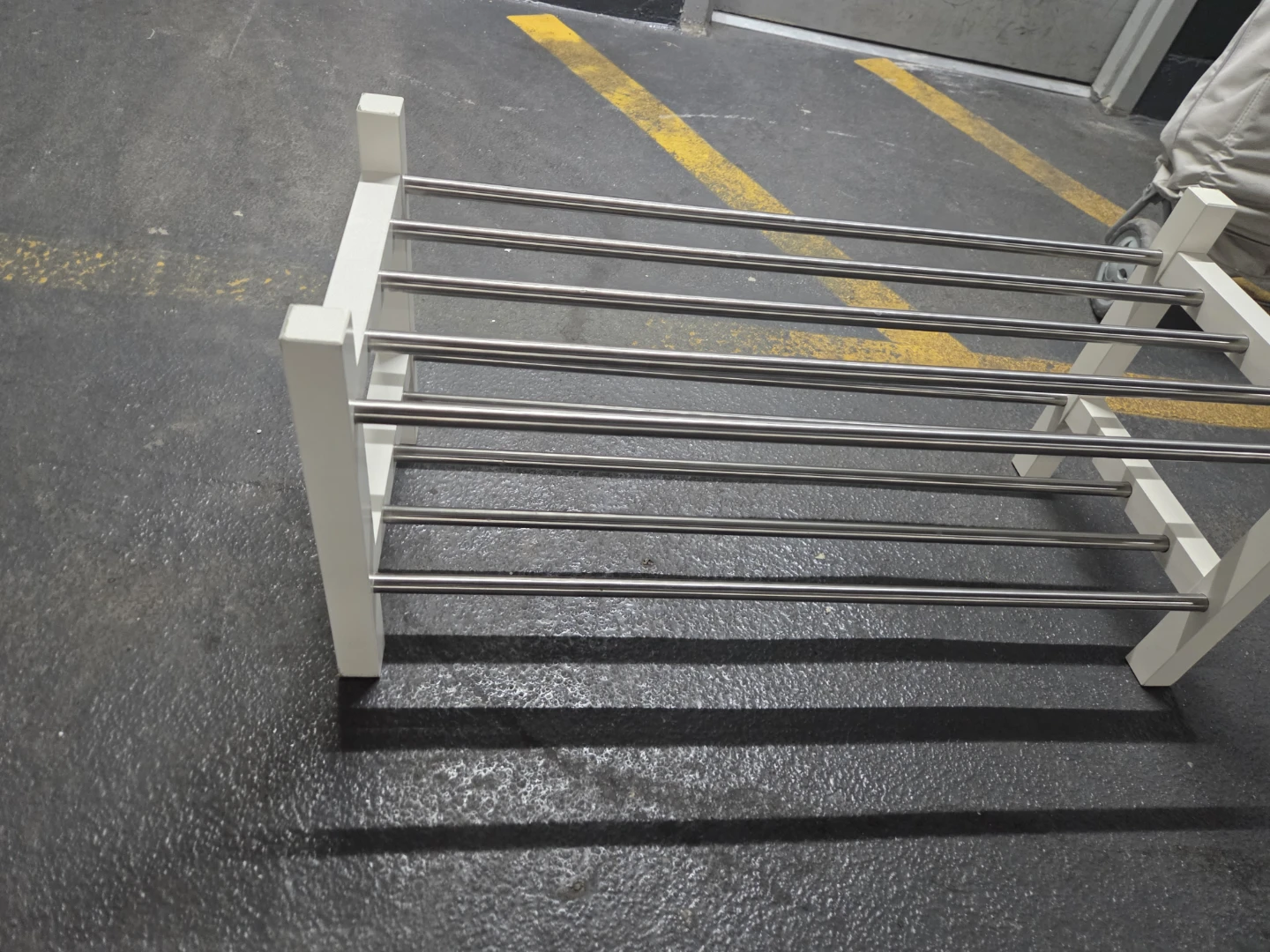 White Metal Shoe Rack - photo 3