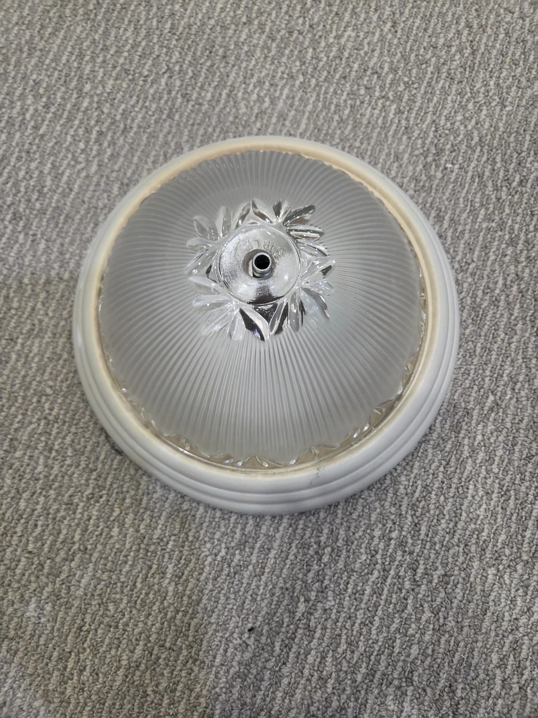 glass shade for ceiling  fixture - photo 4