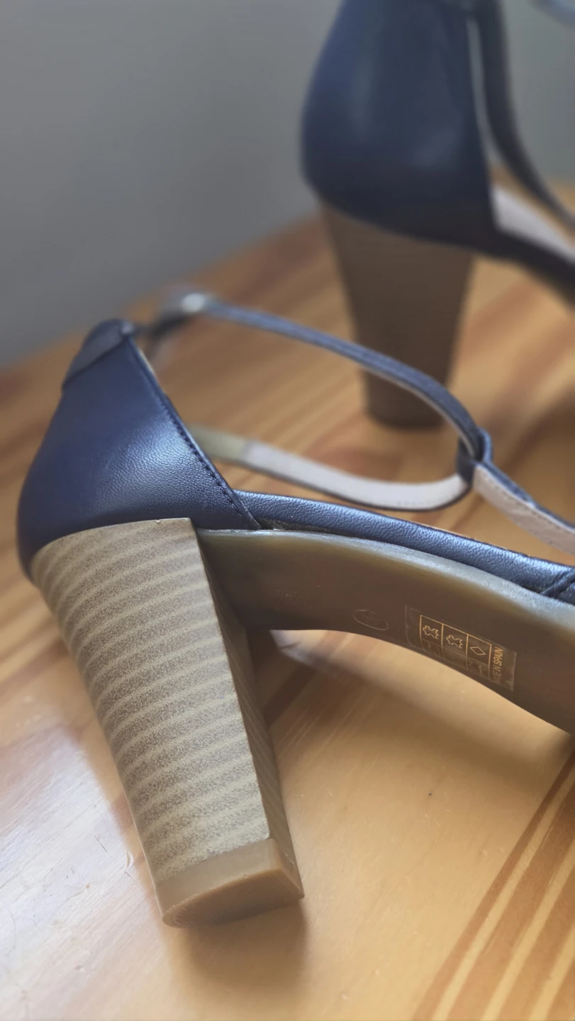 Design Navy T-Strap leather Heels, size 9 | 40 - photo 4