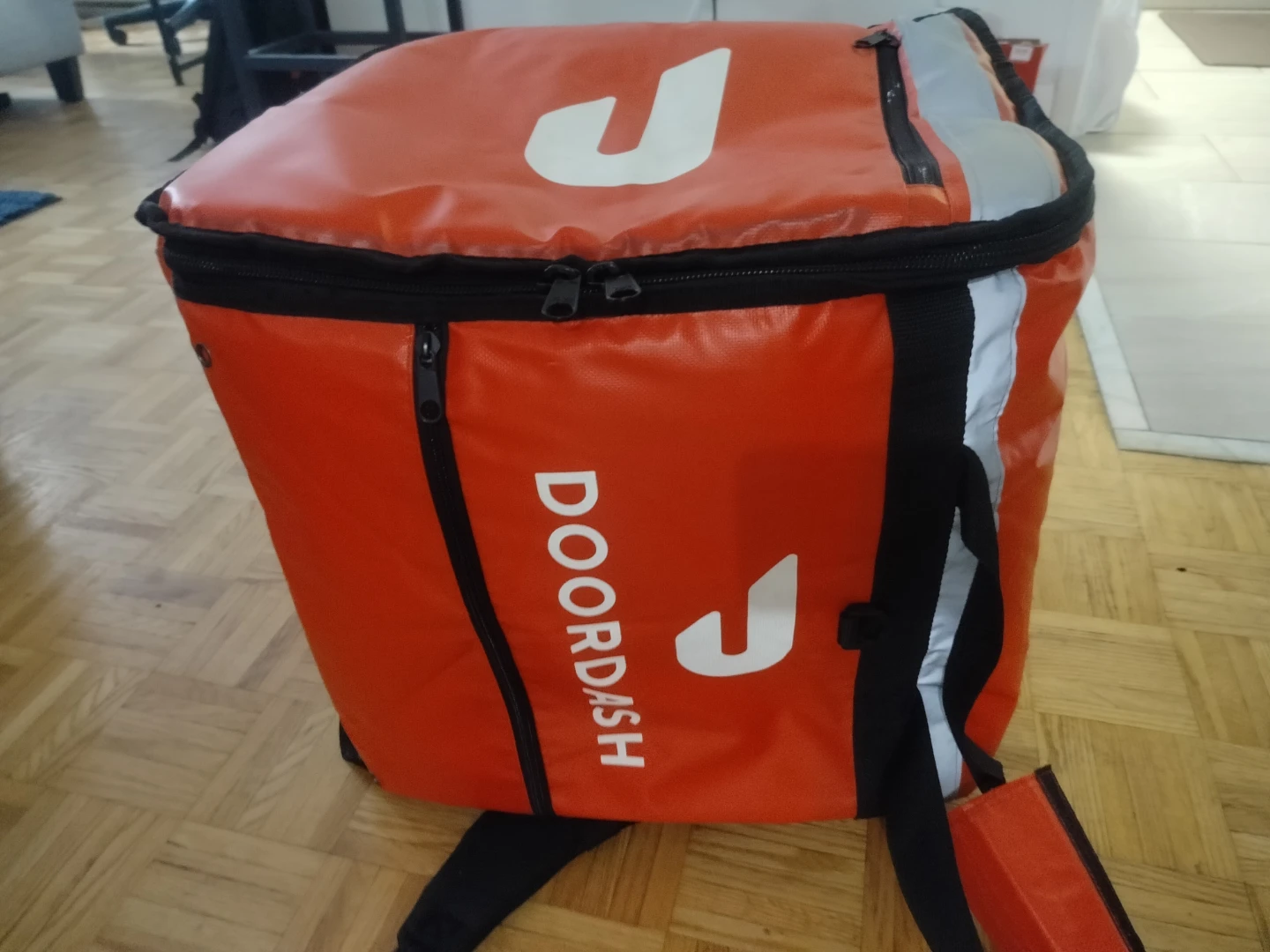 DoorDash Insulated Delivery Backpack - photo 2