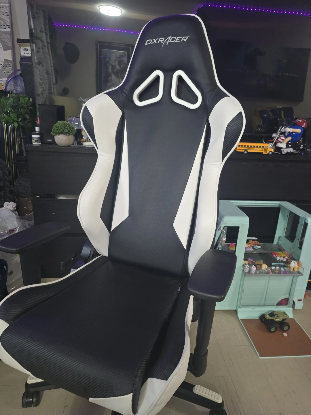DXRacer Gaming Chair - Black and White - photo 4