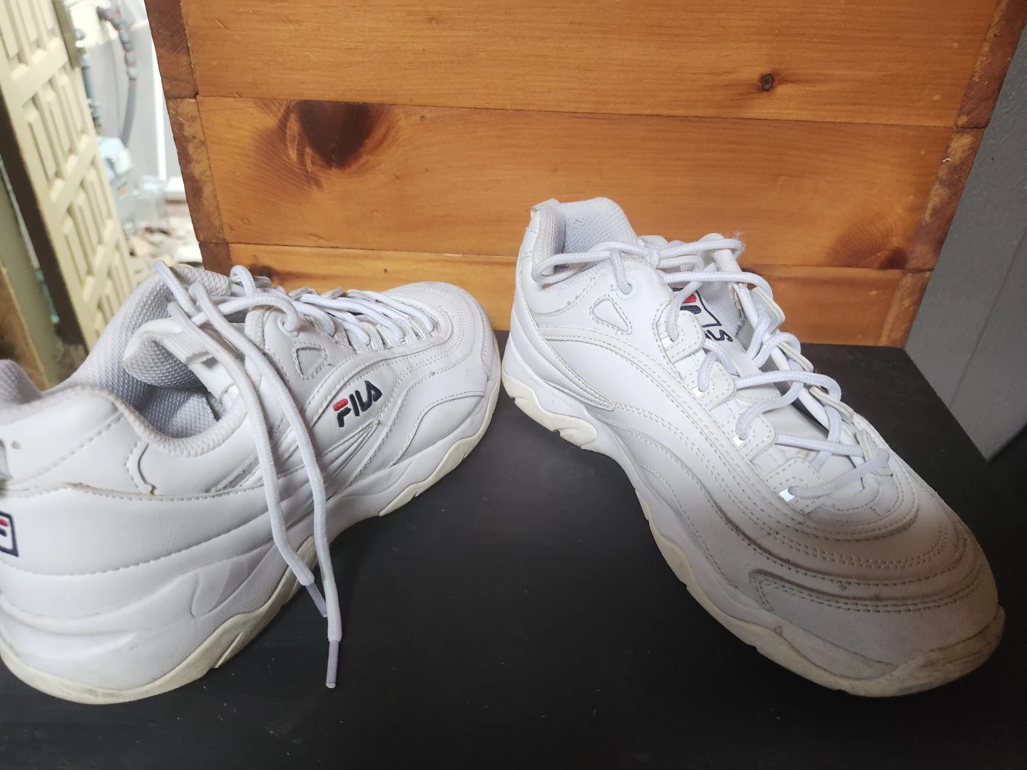 FILA white sneakers size 8 womens - photo 4