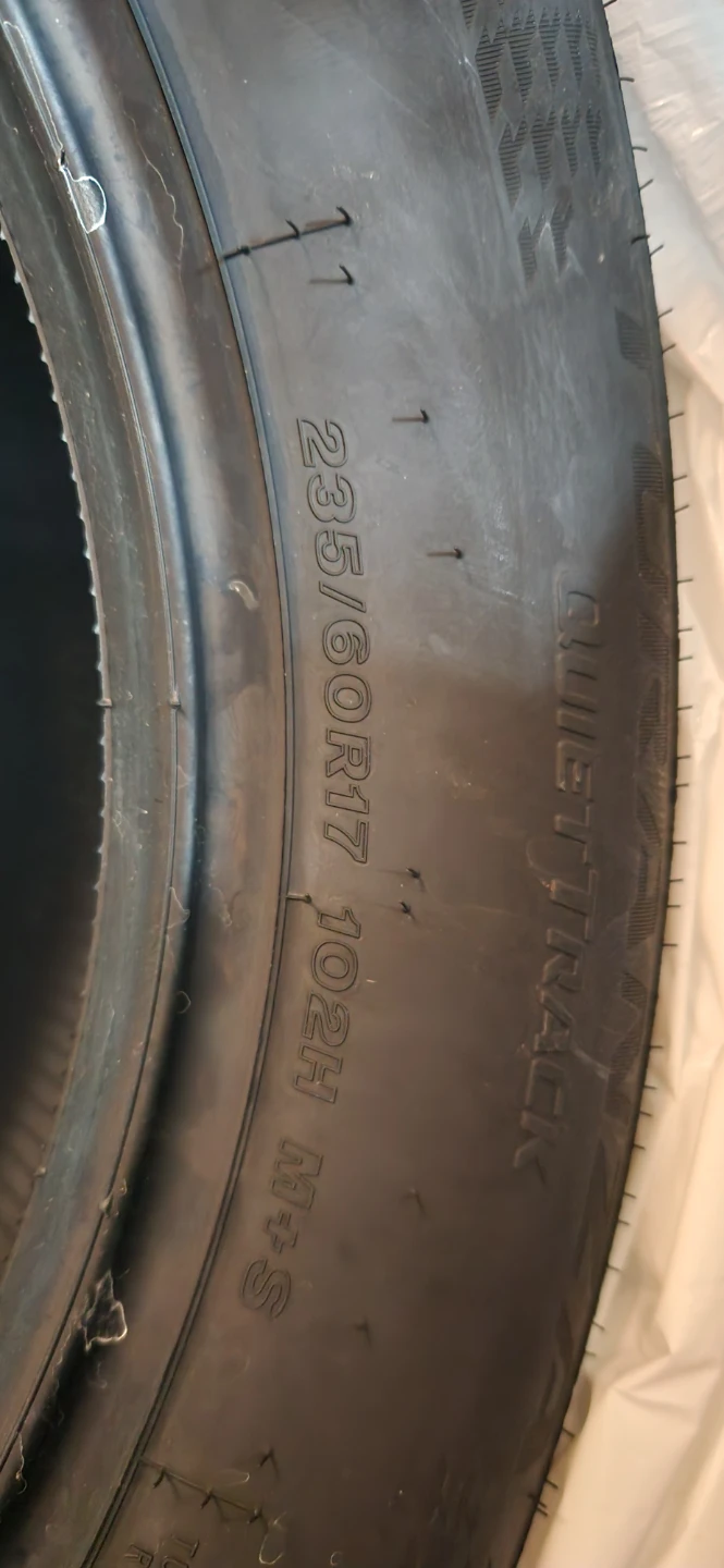 Bridgestone Turanza QuietTrack Tire 235/60R17 - photo 2