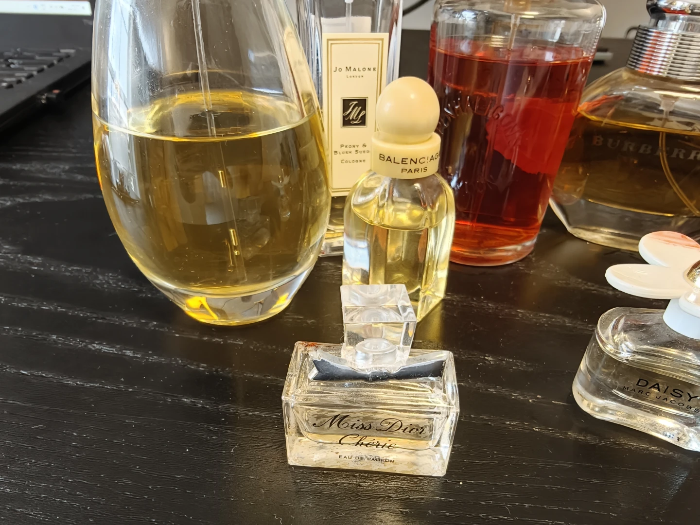 Assorted Designer Perfumes $20 large bottles, $10 small - photo 3