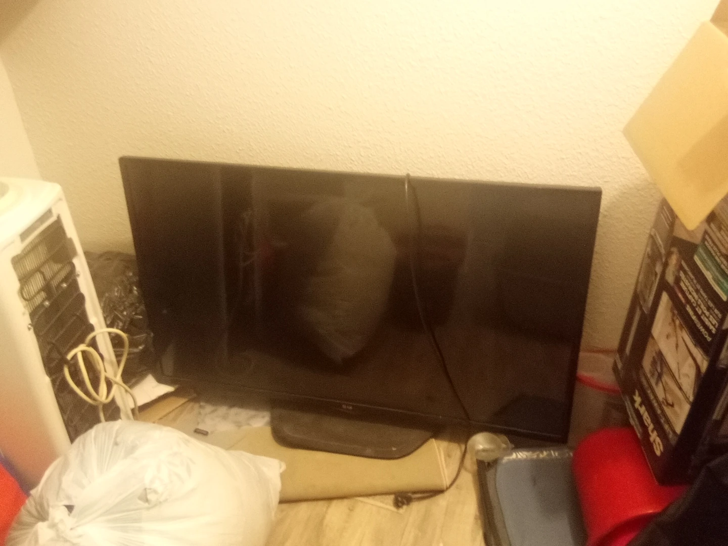 LG Flat Screen Television - photo 2