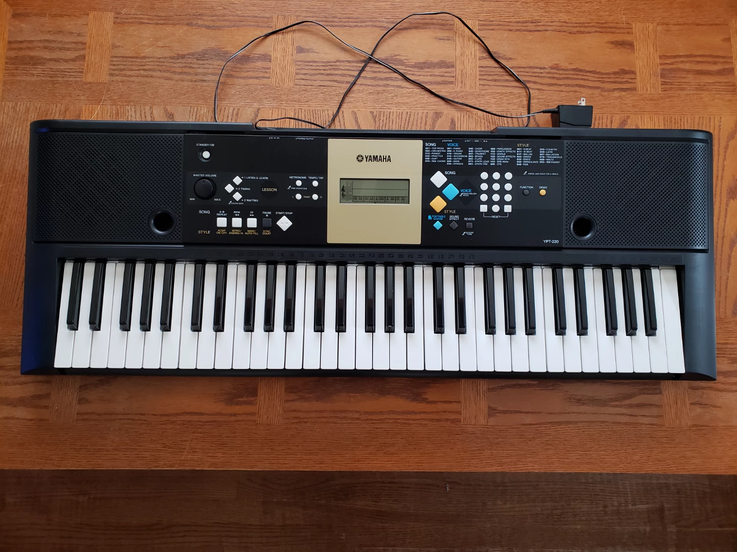 Yamaha YPT-220 Portable Keyboard
