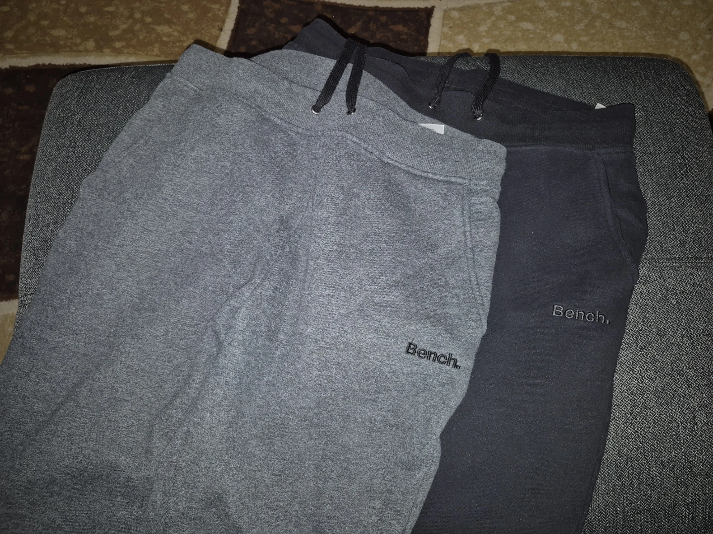 Men's Medium Bench Sweatpants - Grey and Black