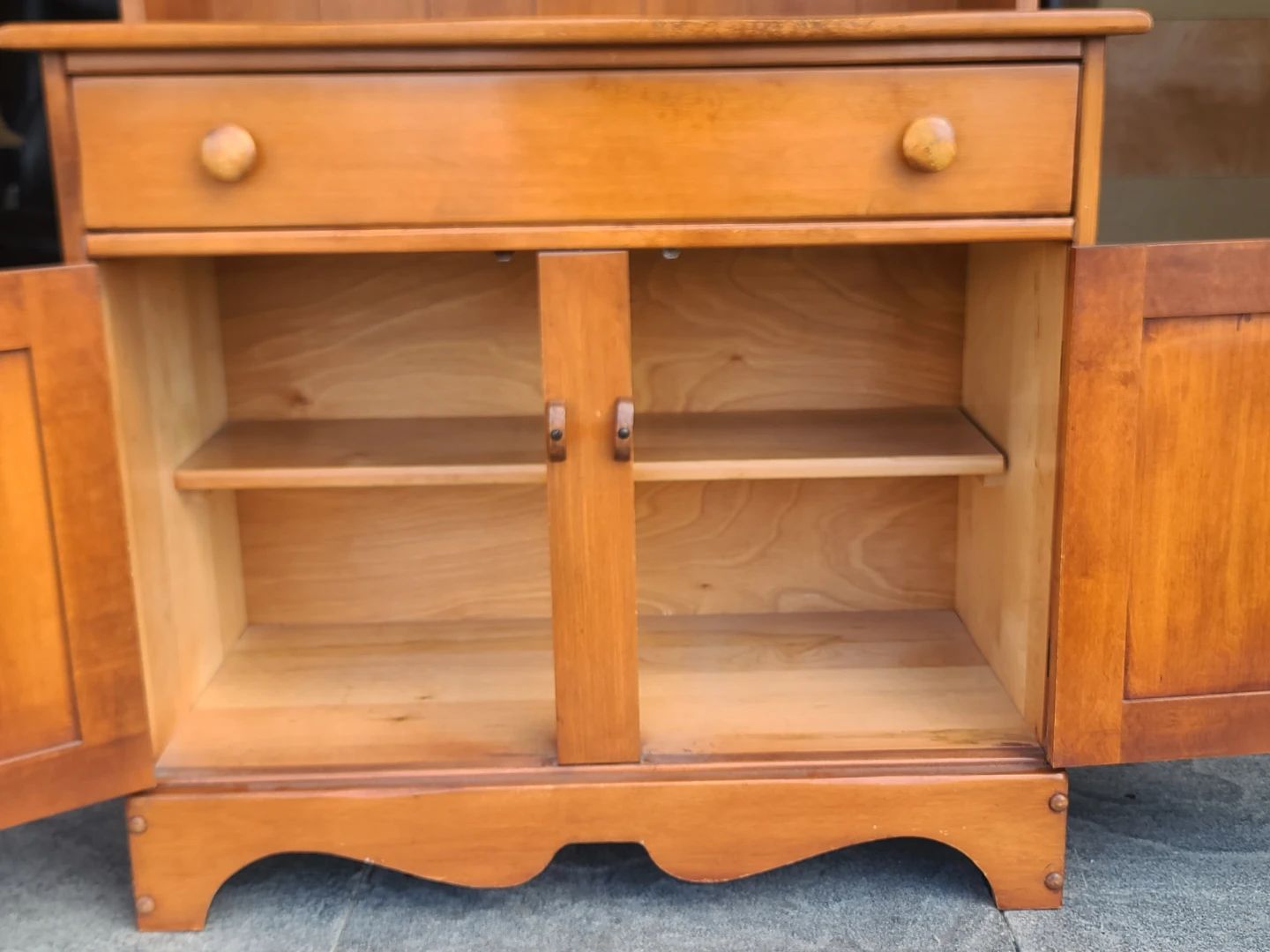 Vilas Solid Wood Maple Hutch / Cabinet with Bookshelf - photo 2