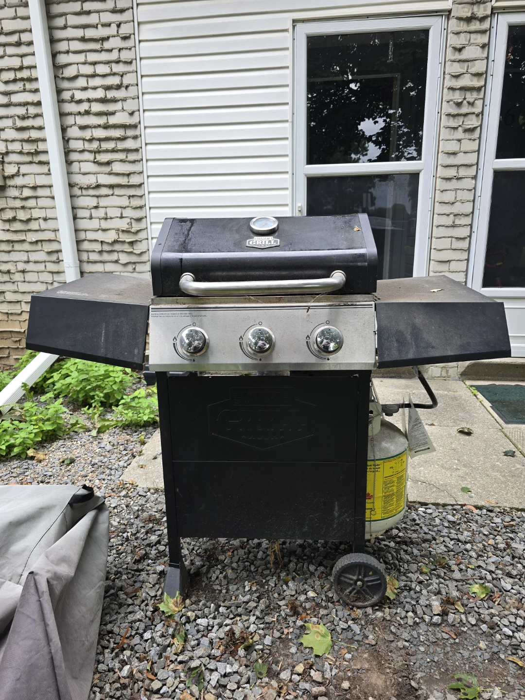 3-Burner Propane BBQ Grill with Propane Tank - photo 2