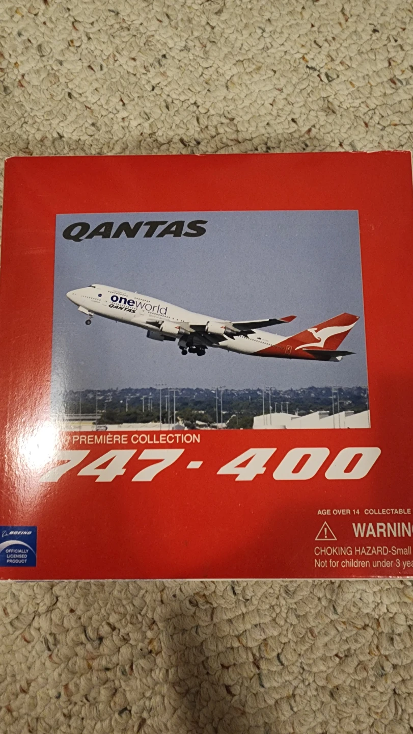 Dragon Wings Qantas 747-400 Model