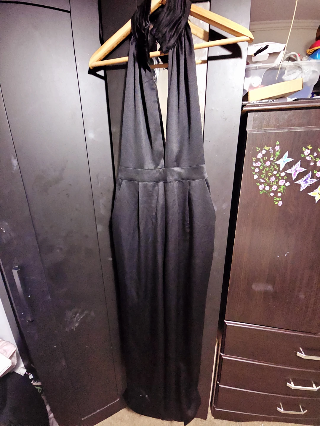 Guess Deep V-Neck Jumpsuit - Size Small - photo 4