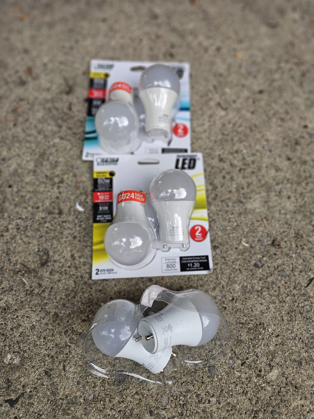 6 Utilitech A19 LED Bulbs GU24 Base