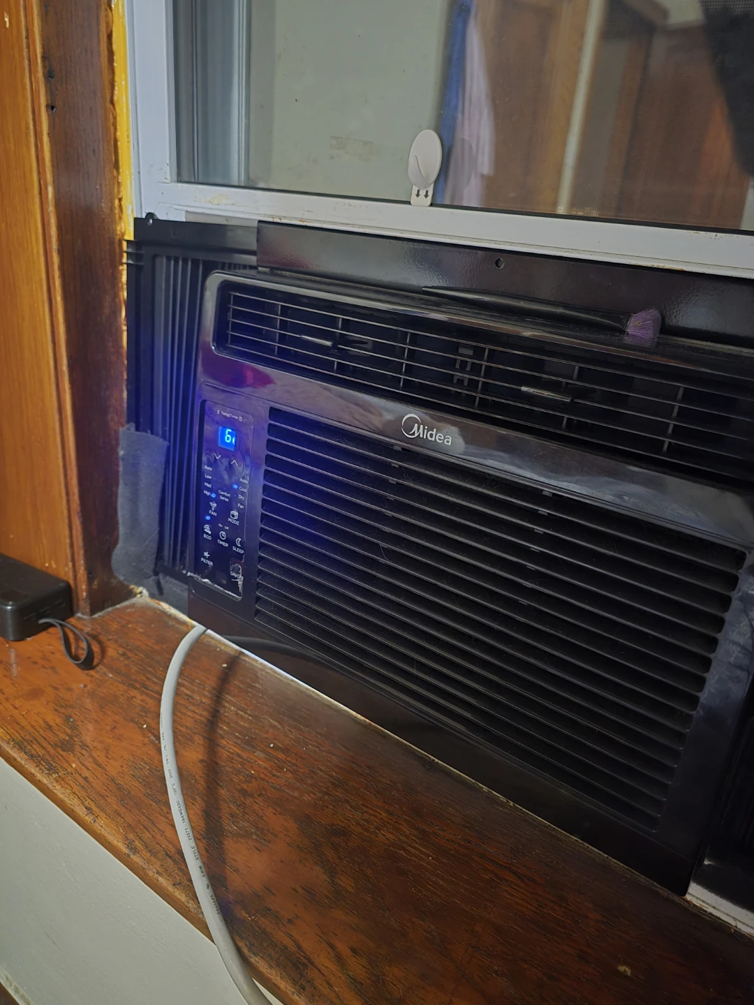 Midea 5,000 BTU Window Air Conditioner - photo 2