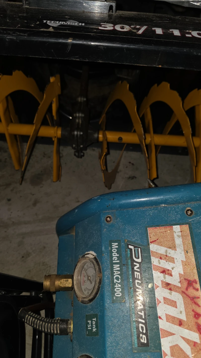 Craftsman Snow Blower with Tecumseh Engine - photo 4