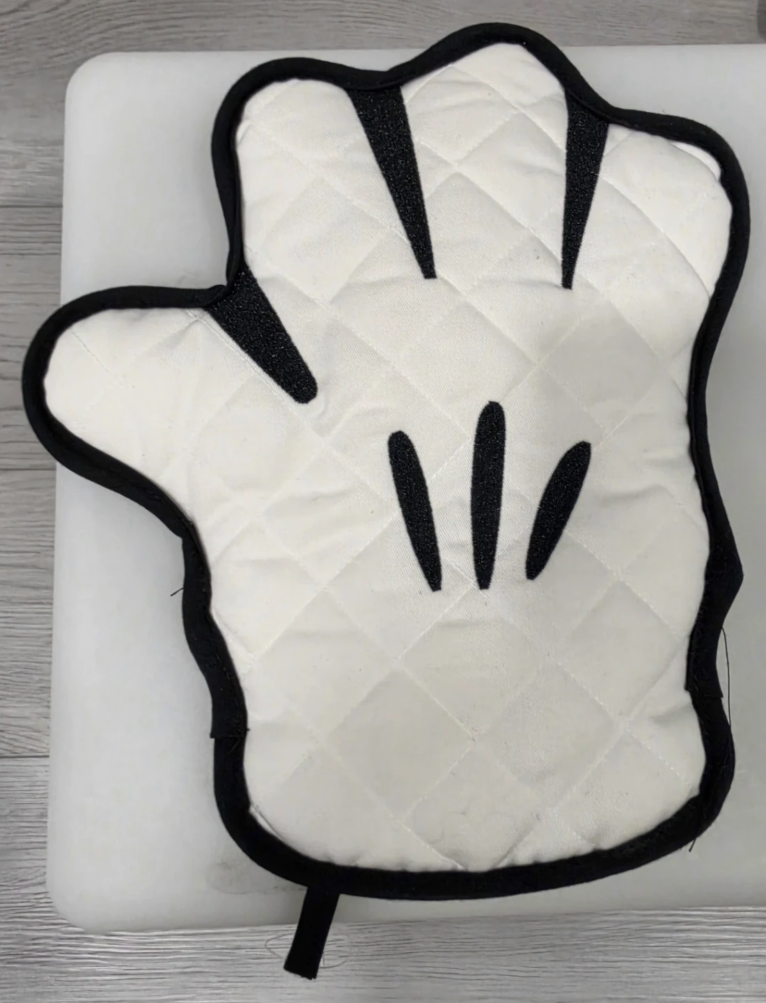 Mickey Mouse Style Oven Mitt