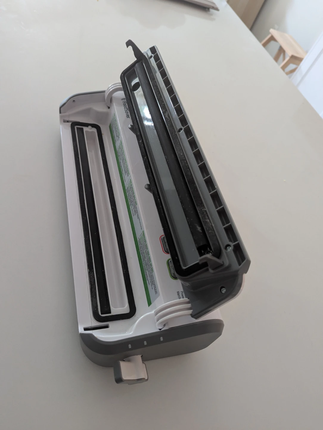 FoodSaver Vacuum Sealer Machine - photo 2
